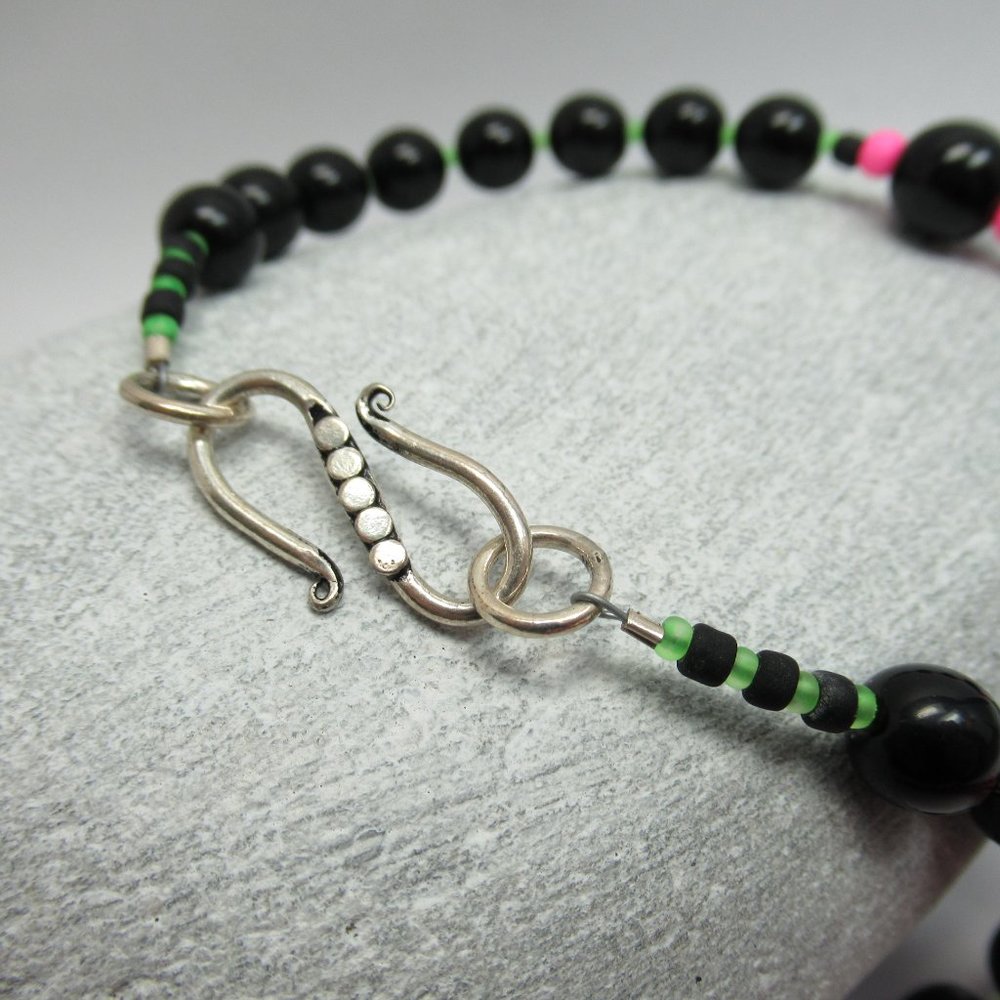 Neon pink and Black Cellini Necklace - Picture 6 of 11